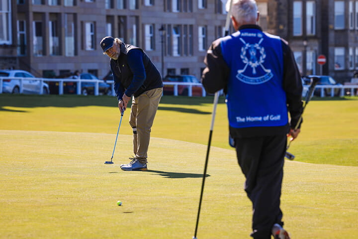 top psychology tips to improve your golfing game - putting on the old course