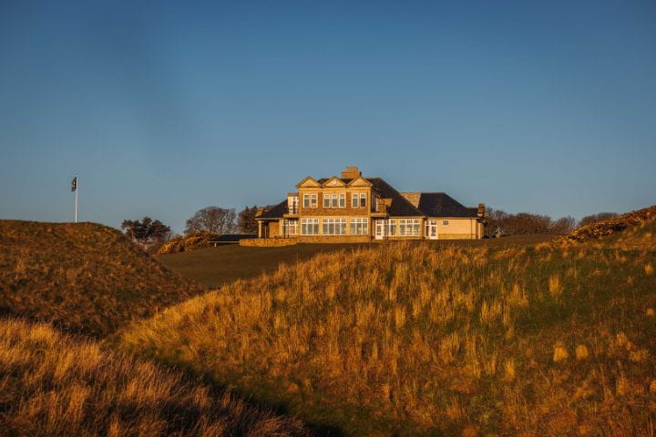 Just look at this beautiful golf course clubhouse at Kingsbarns