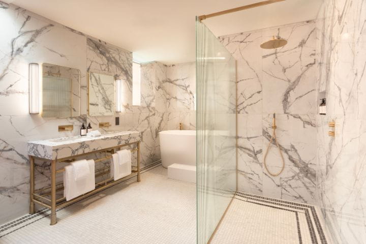 JA Mar Hall Golf & Spa Resort bedroom bathroom